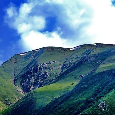 Spring Family Guest House Tersak Екстериор снимка