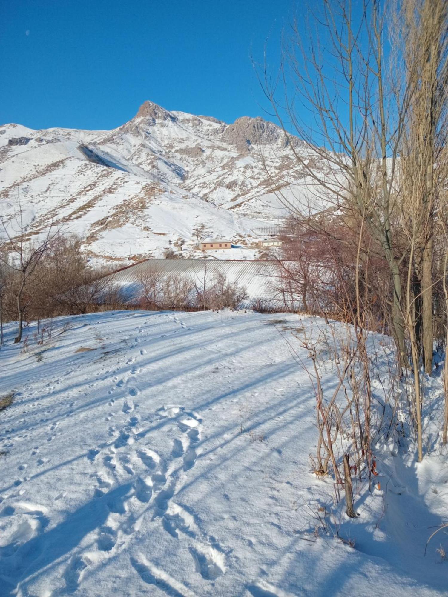 Spring Family Guest House Tersak Екстериор снимка
