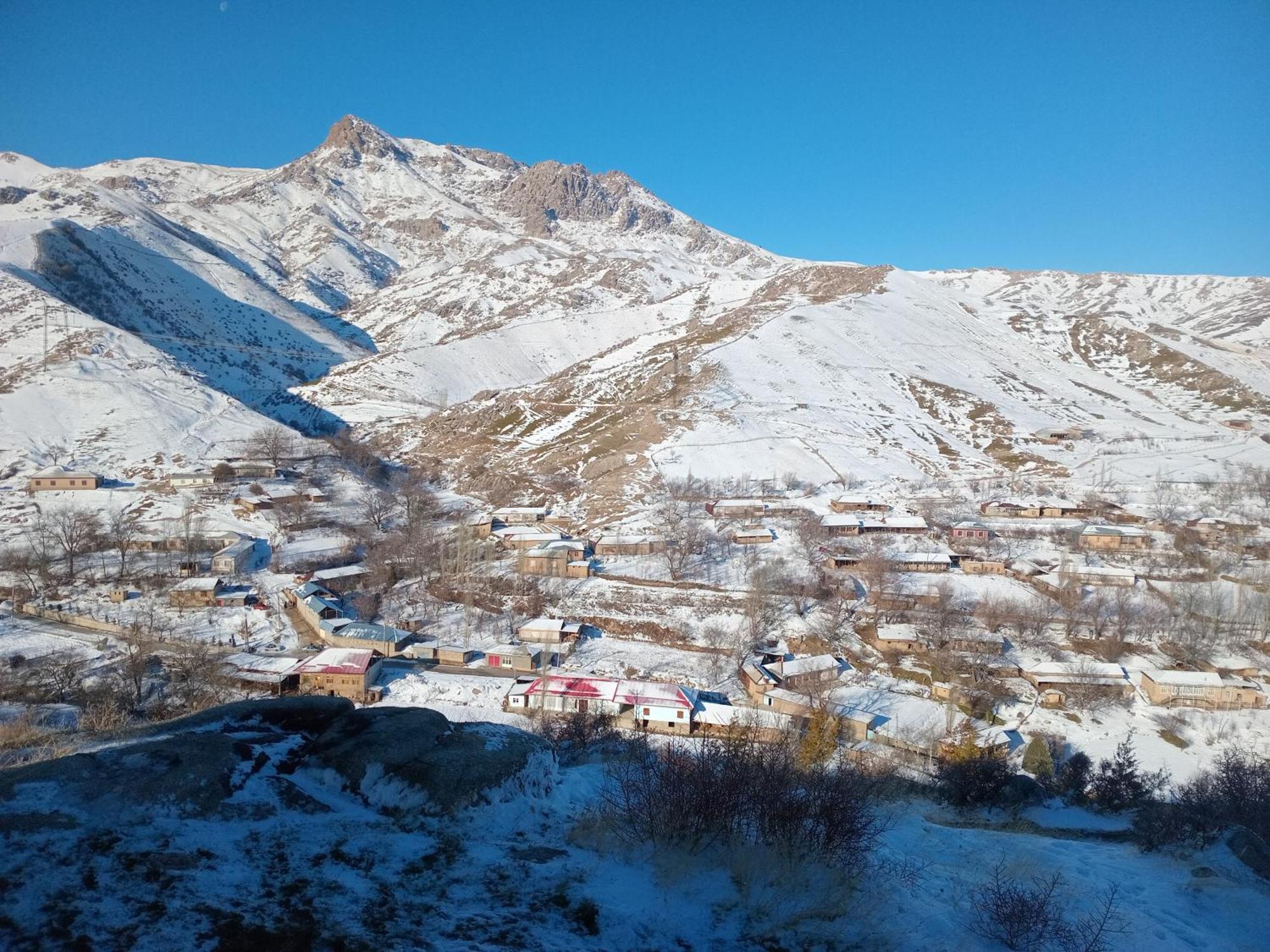 Spring Family Guest House Tersak Екстериор снимка