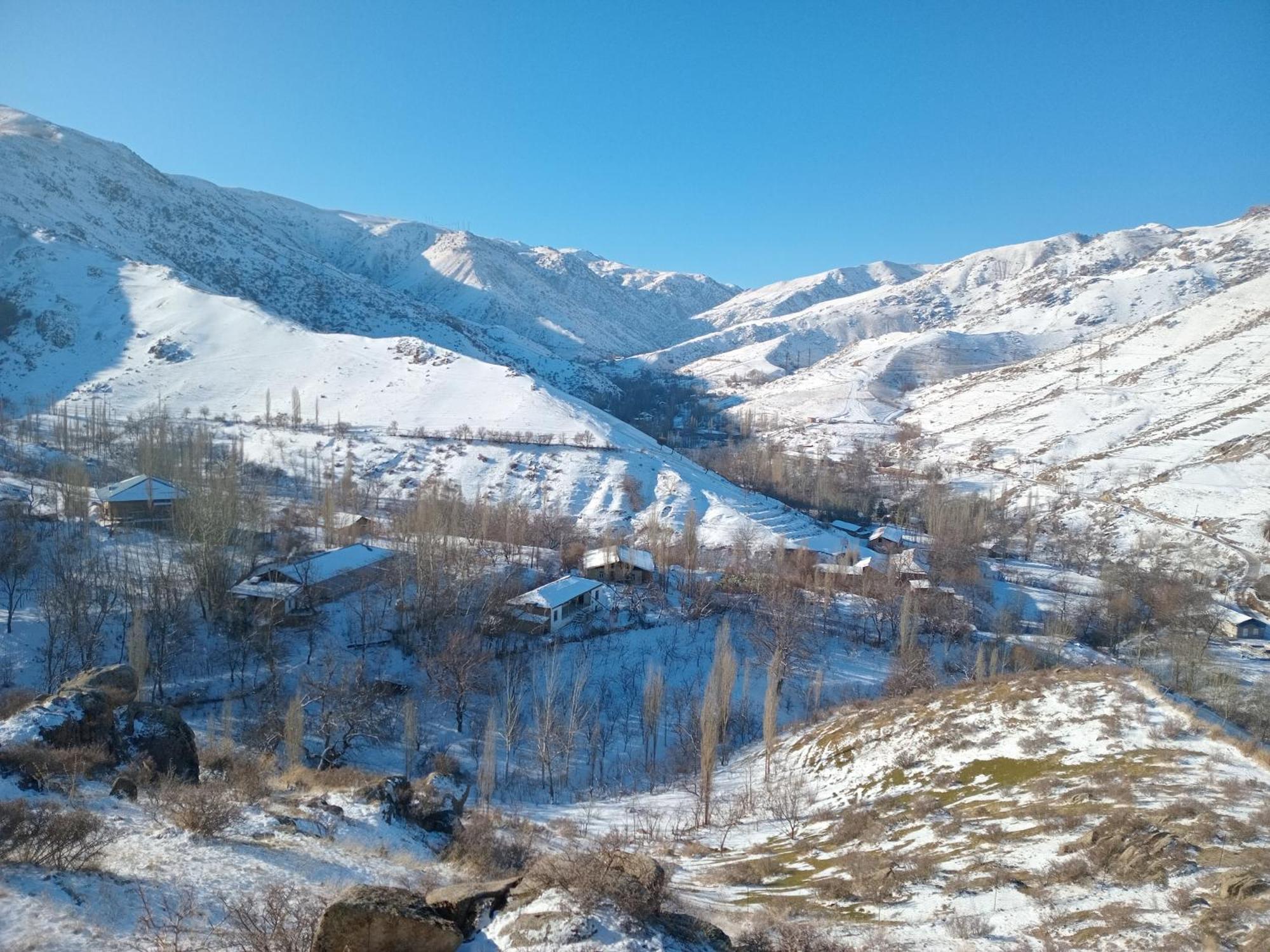 Spring Family Guest House Tersak Екстериор снимка